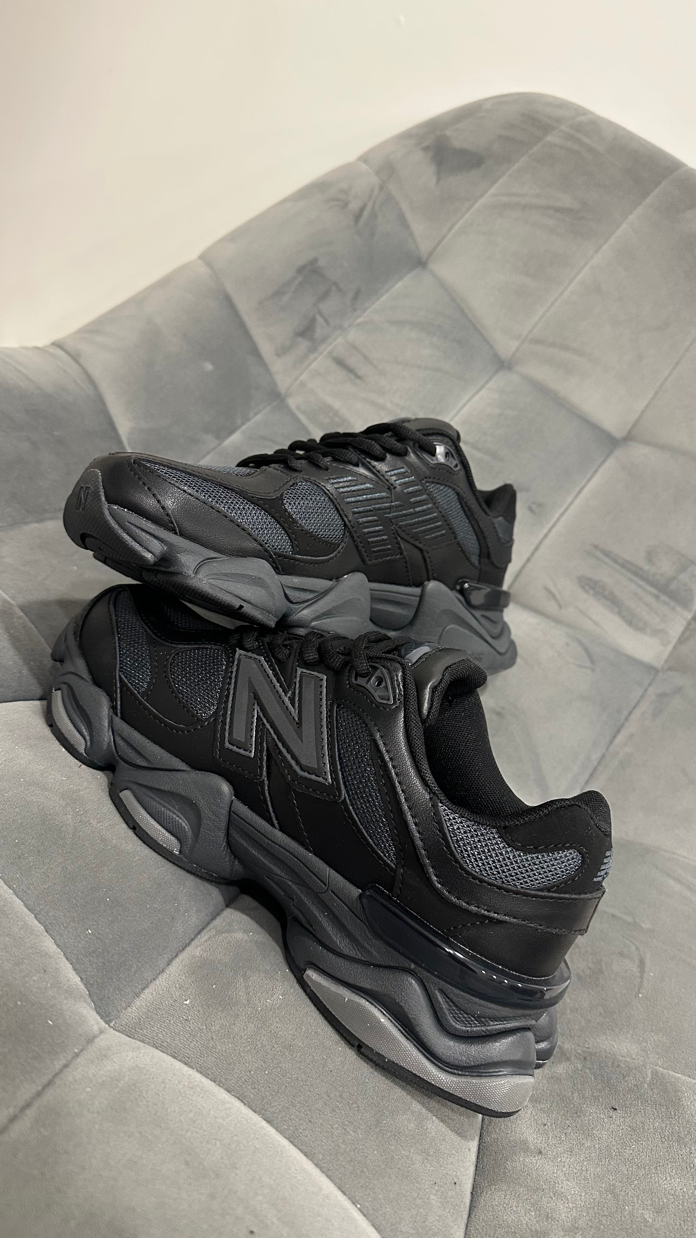 New Balance 9060 Triple Black