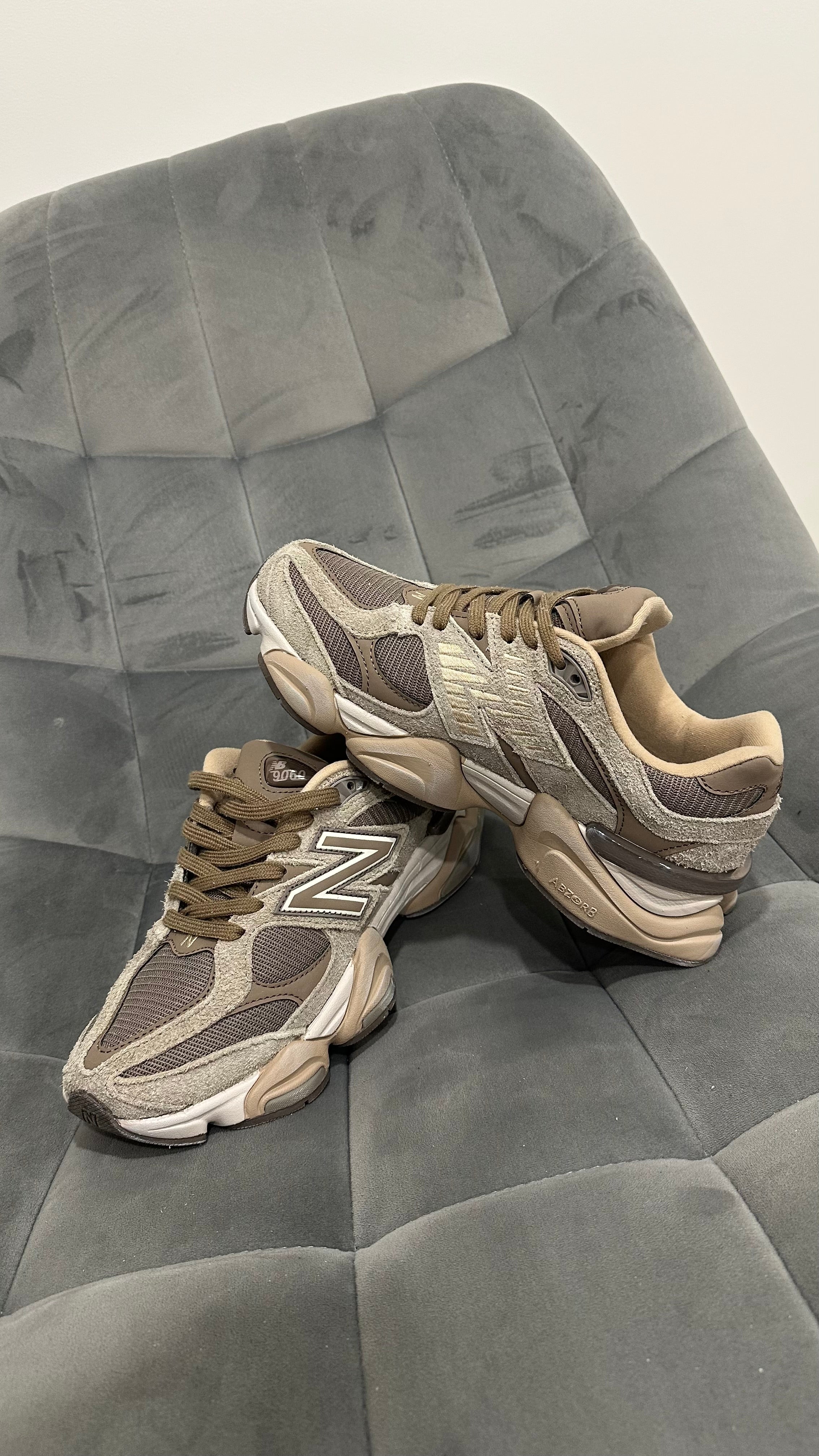 New Balance 9060 Mushroom