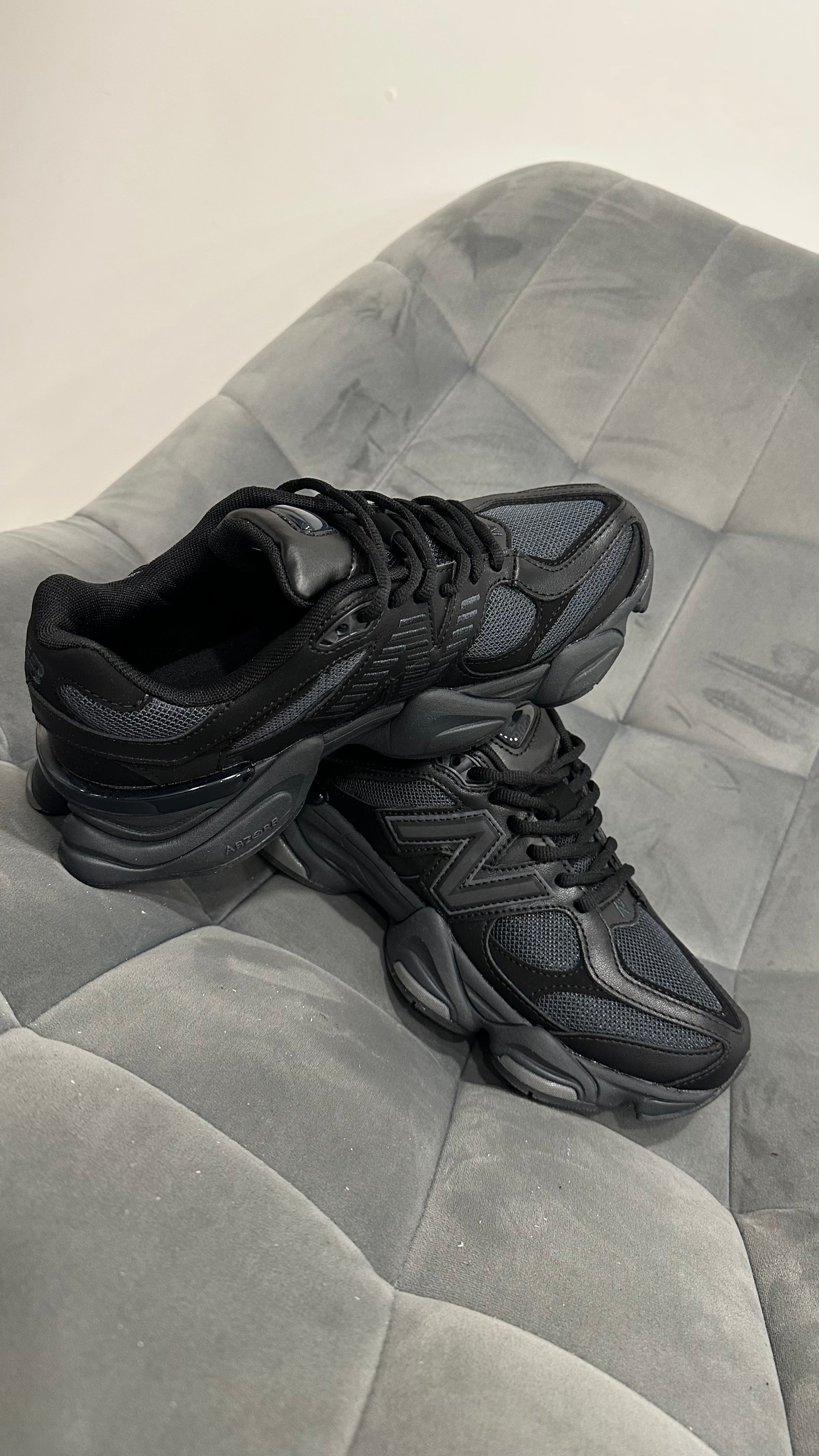 New Balance 9060 Triple Black